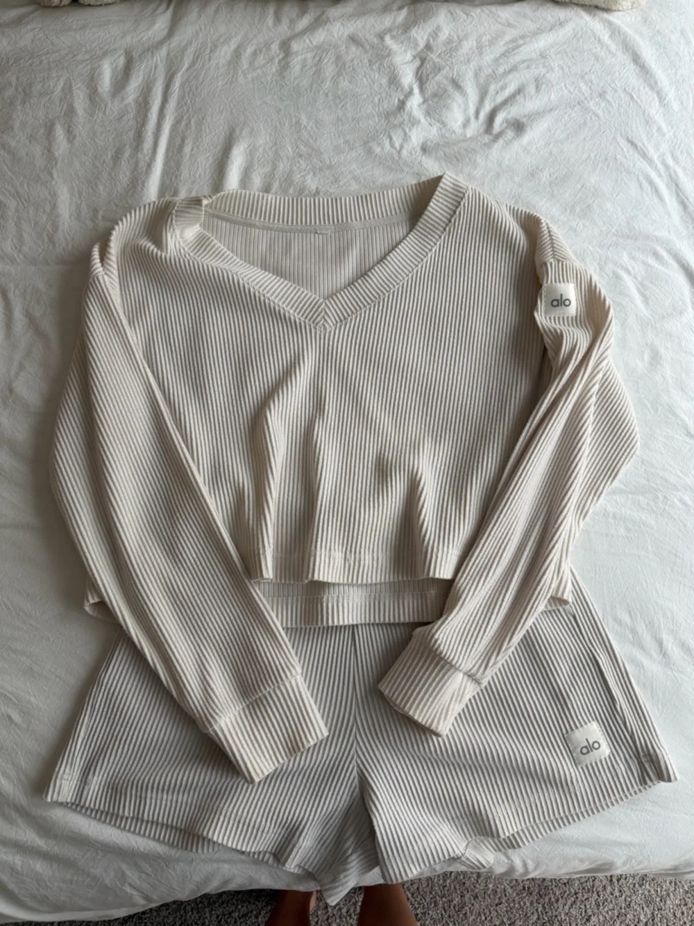 ALO Ribbed Muse V-Neck Ivory Pullover - Picture 3 of 4